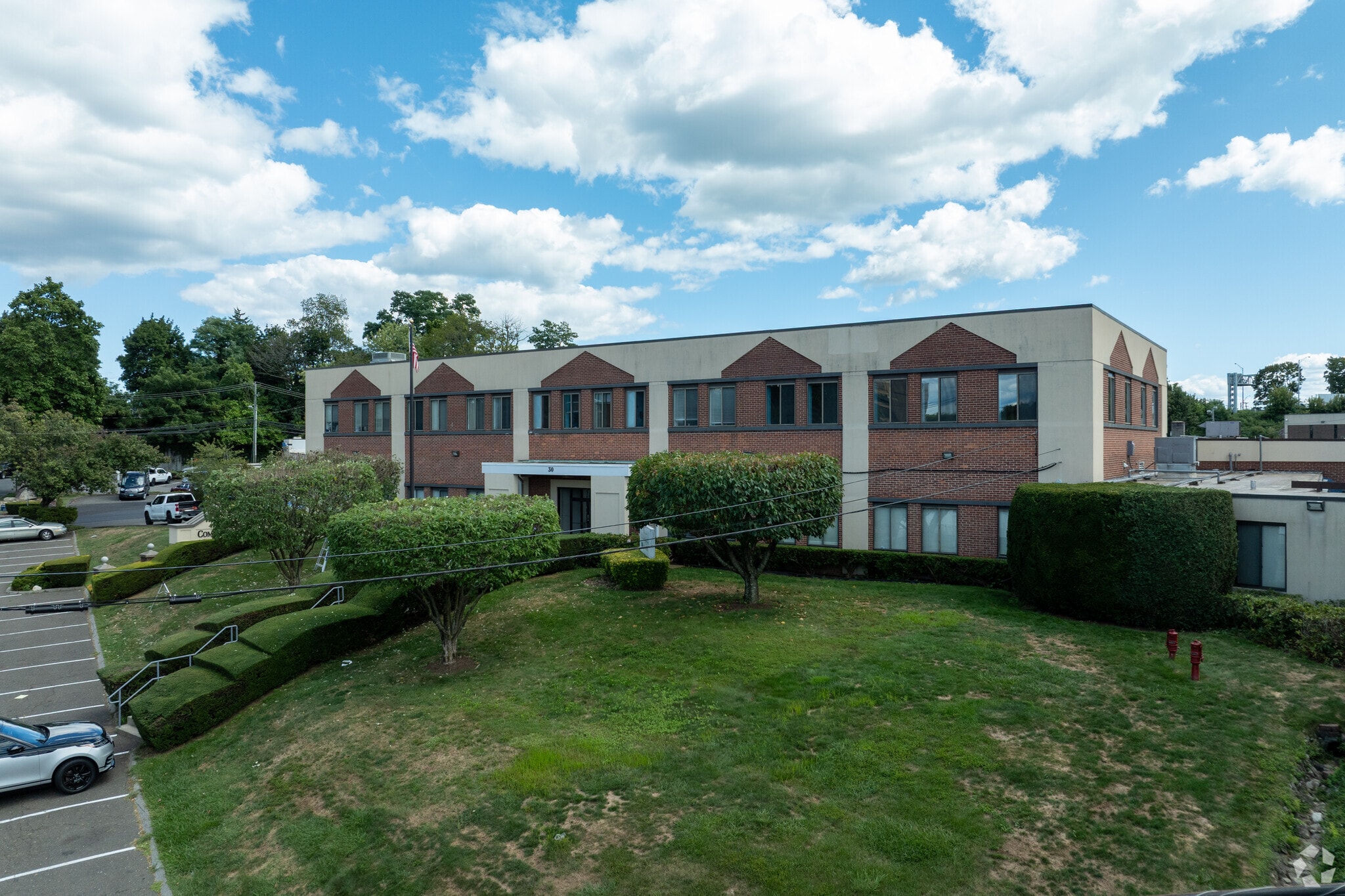 30 Commerce Rd, Stamford, CT for lease Primary Photo- Image 1 of 8