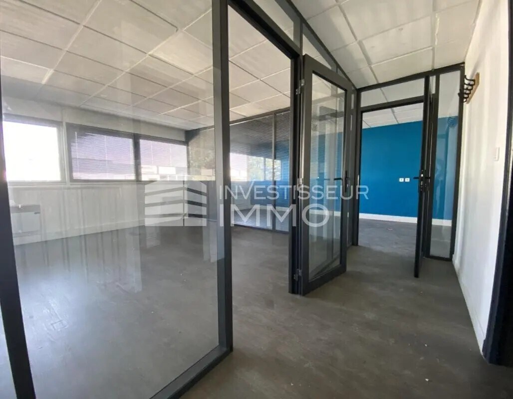 Flex in Chilly-Mazarin for lease Interior Photo- Image 1 of 2