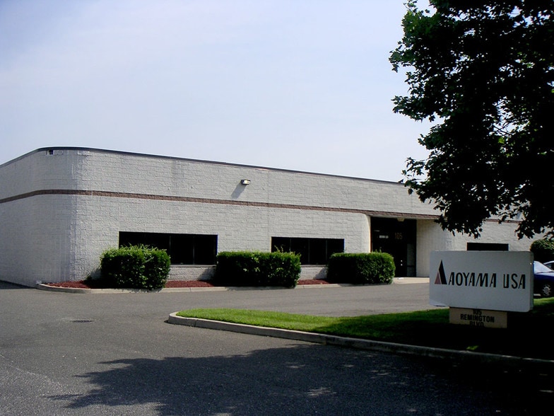 105 Remington Blvd, Ronkonkoma, NY for lease - Building Photo - Image 3 of 3
