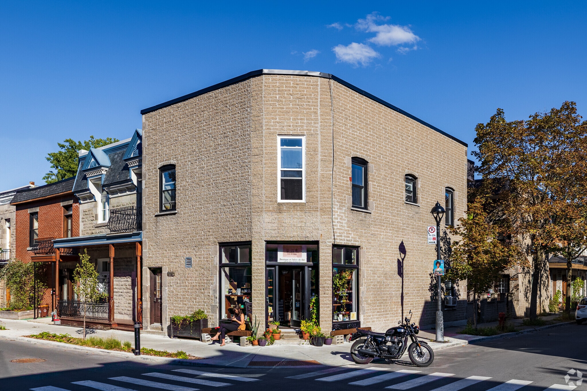 750 Rue De Bienville, Montréal, QC for sale Primary Photo- Image 1 of 1