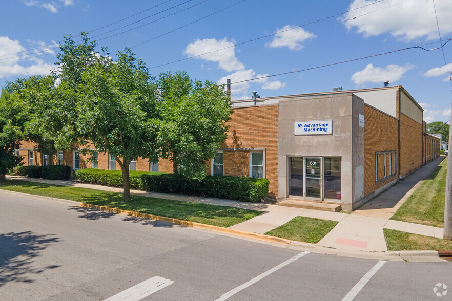 601 W New York St, Aurora, IL for lease - Primary Photo - Image 2 of 3