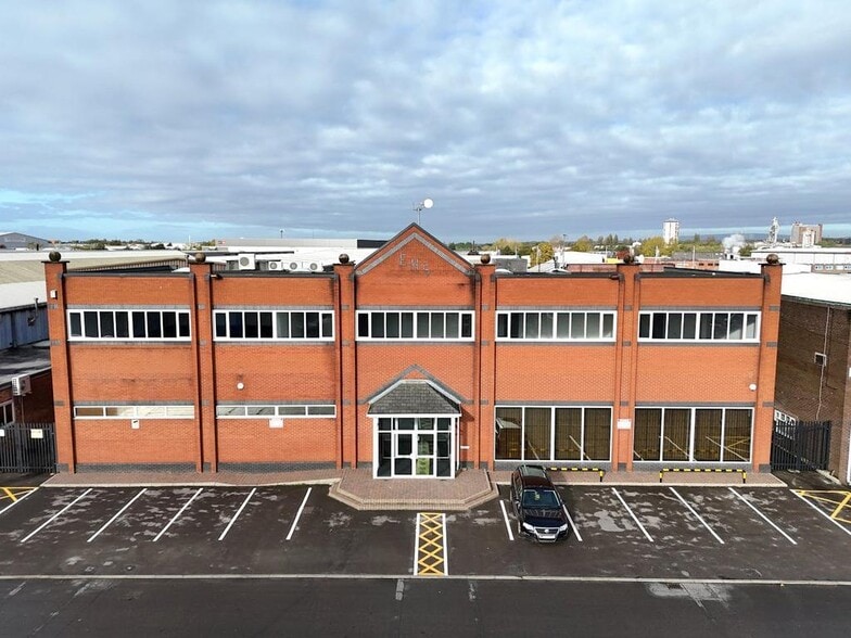 Lyons Rd, Manchester for lease - Building Photo - Image 3 of 27