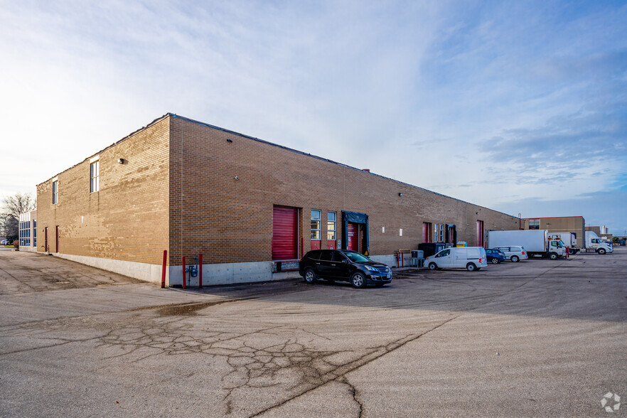 108 Woodbine Downs Blvd, Toronto, ON for lease - Building Photo - Image 3 of 3