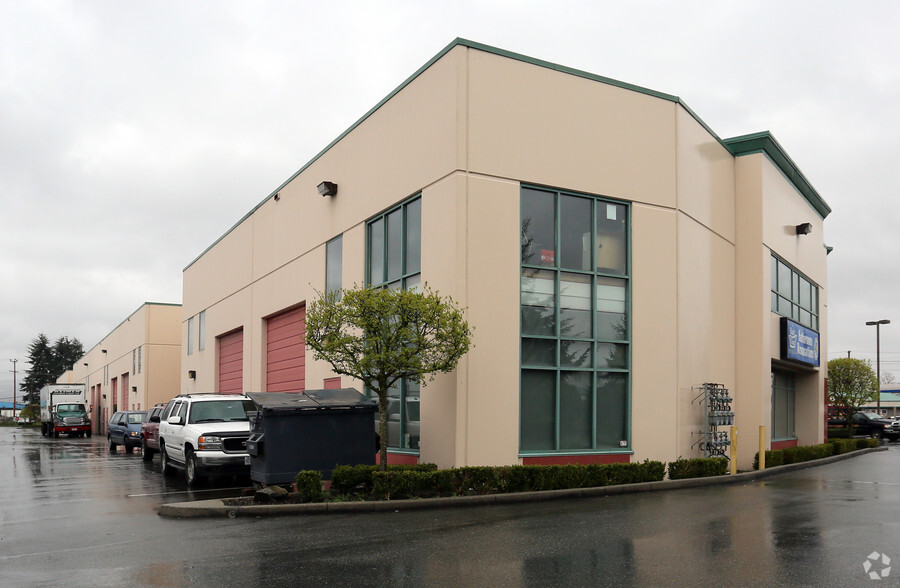 1320 Kingsway Ave, Port Coquitlam, BC for lease - Building Photo - Image 3 of 6