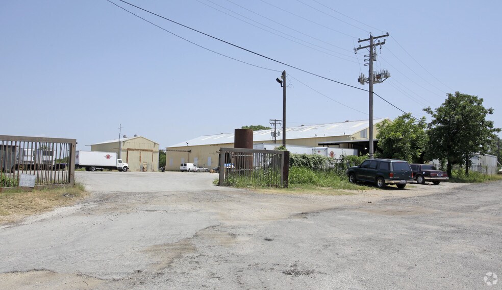 1137 W Hurst Blvd, Hurst, TX for sale - Primary Photo - Image 1 of 1