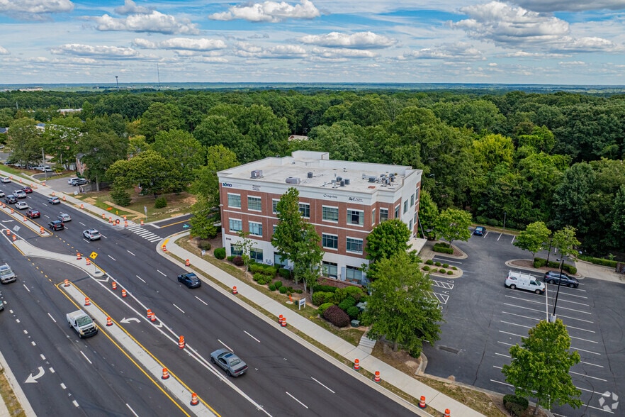 9104 Falls Of Neuse Rd, Raleigh, NC for lease - Building Photo - Image 3 of 8