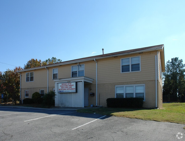 5966 Goshen Springs Rd, Norcross, GA 30071