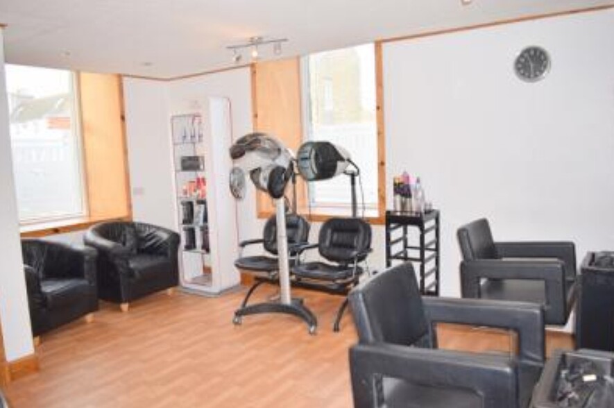 3 Russell St, Lybster for sale - Interior Photo - Image 2 of 5