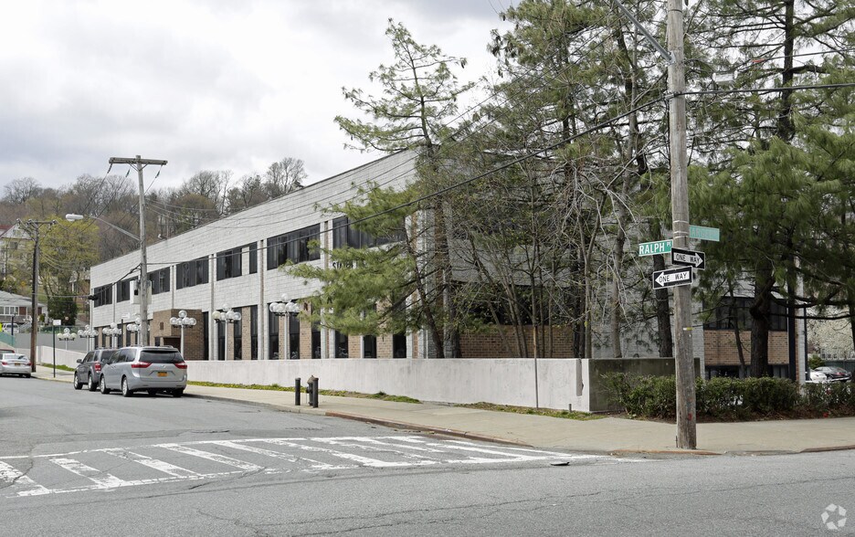 11 Ralph Pl, Staten Island, NY for lease - Building Photo - Image 2 of 6