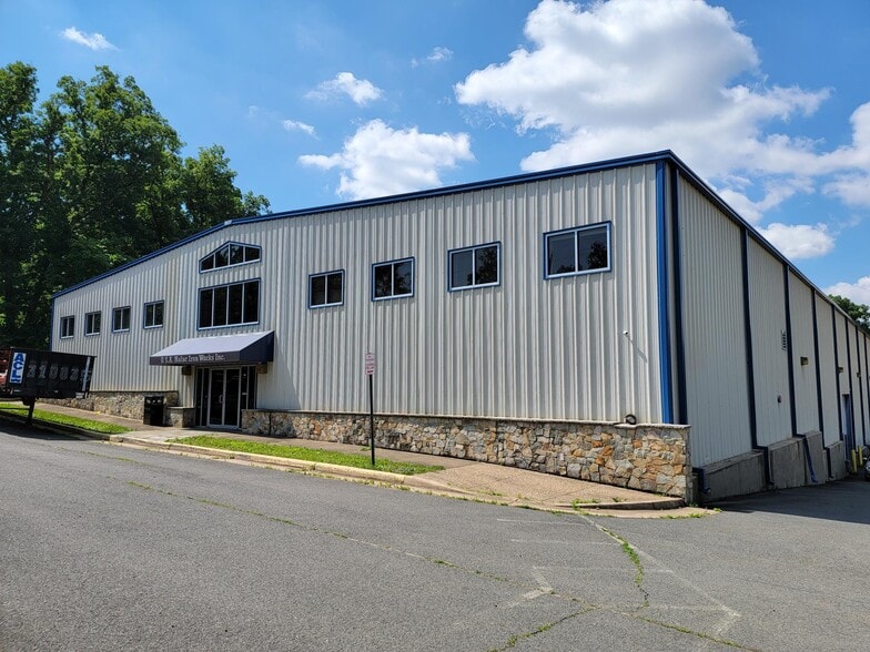 45805 Woodland Rd, Sterling, VA for sale - Building Photo - Image 2 of 6