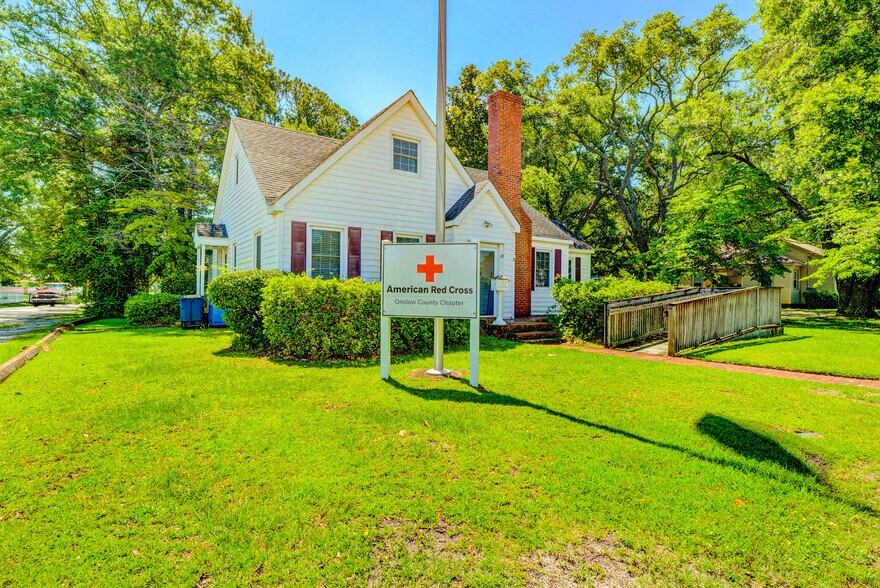 12 Ruth St Jacksonville Nc 28540 Office For Sale Loopnet Com