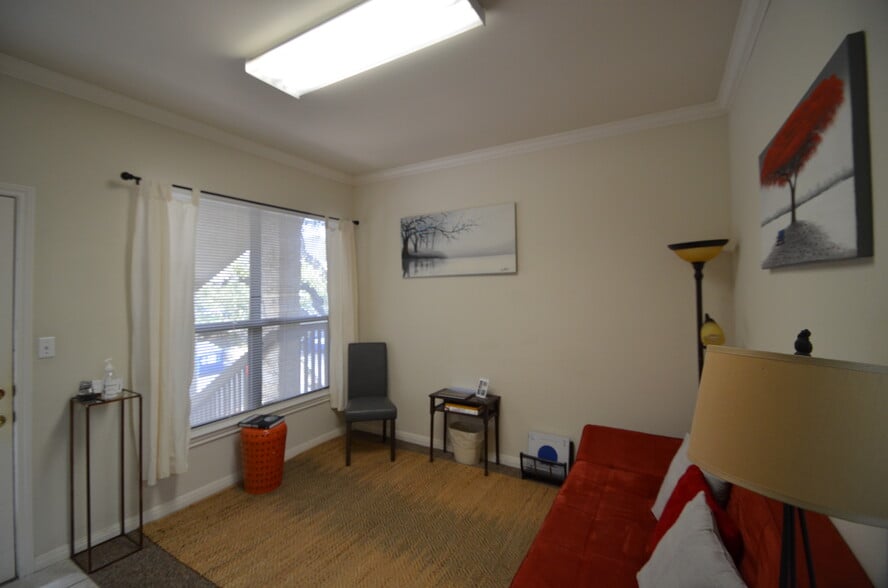 4131 Spicewood Springs Rd, Austin, TX for sale - Interior Photo - Image 3 of 5