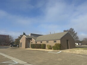 2100 Hartford Rd, Hampton, VA for lease Building Photo- Image 2 of 2