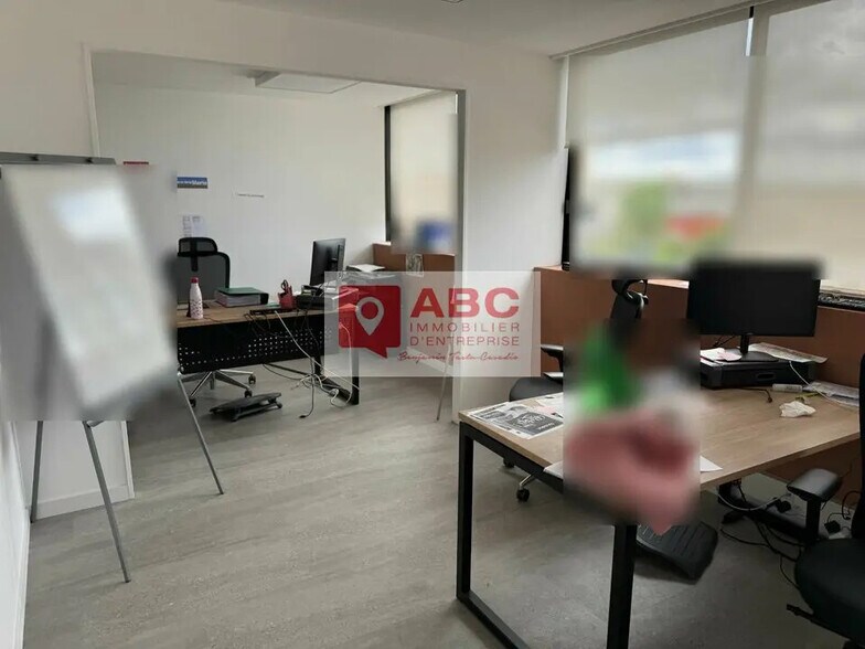 Office in Béziers for lease - Building Photo - Image 3 of 5