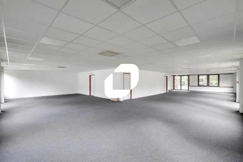 Office in Orsay for lease - Building Photo - Image 3 of 6