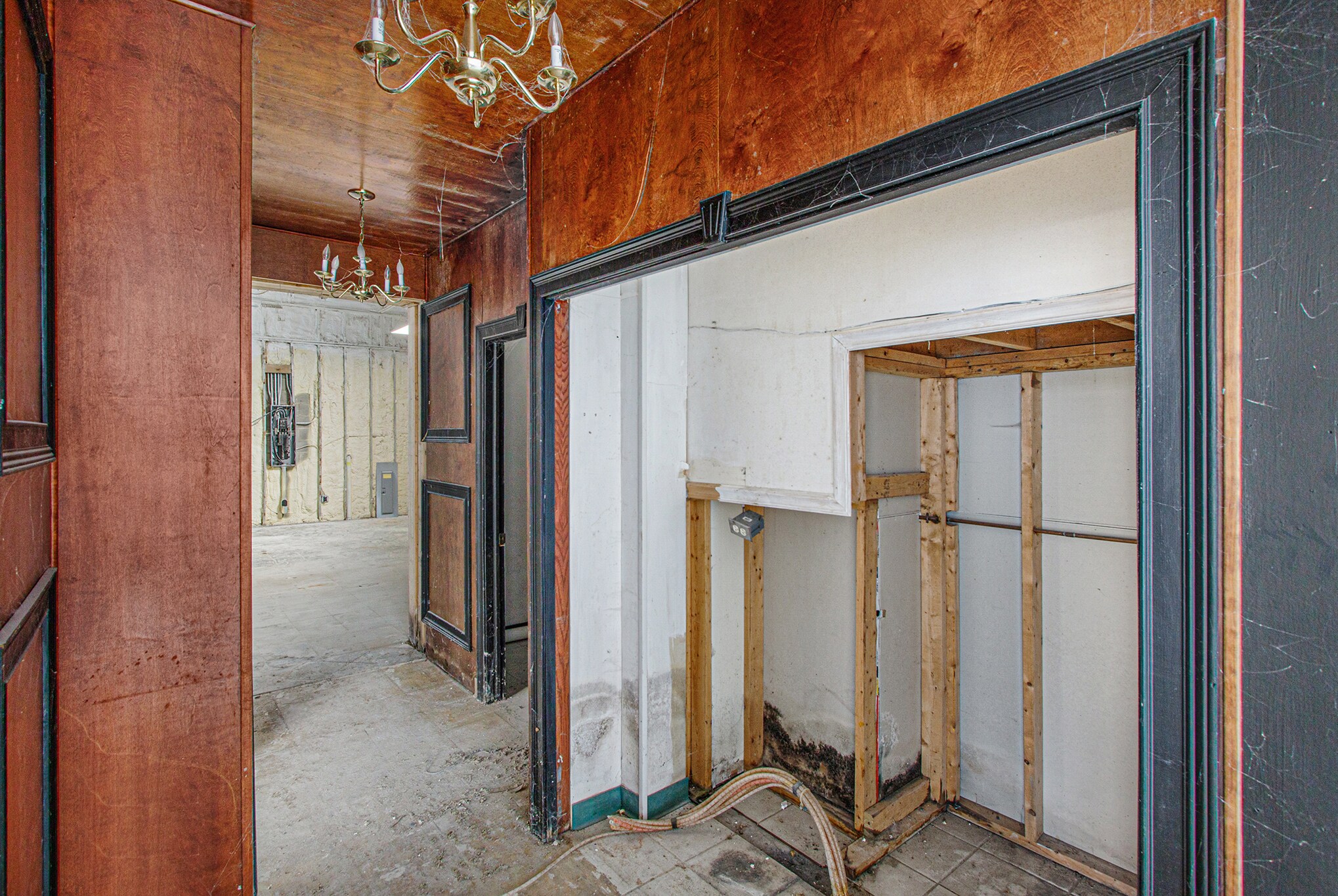 5030 Coldwater Rd, Flint, MI 48506 Genesee Twp 3 Unit 8100 Sq ft