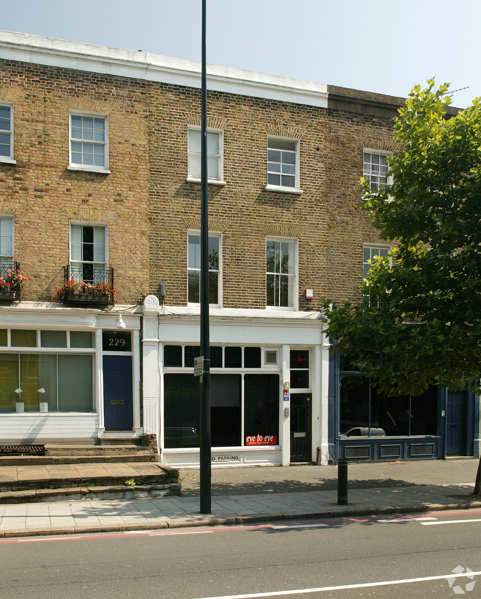 231 Camberwell New Rd, London for sale Primary Photo- Image 1 of 1