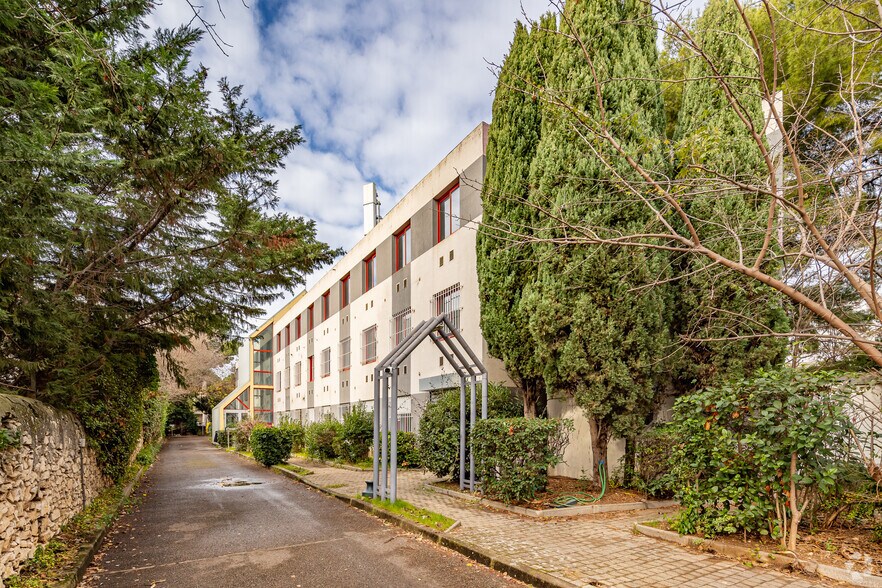 Office in Marseille for lease - Building Photo - Image 3 of 8