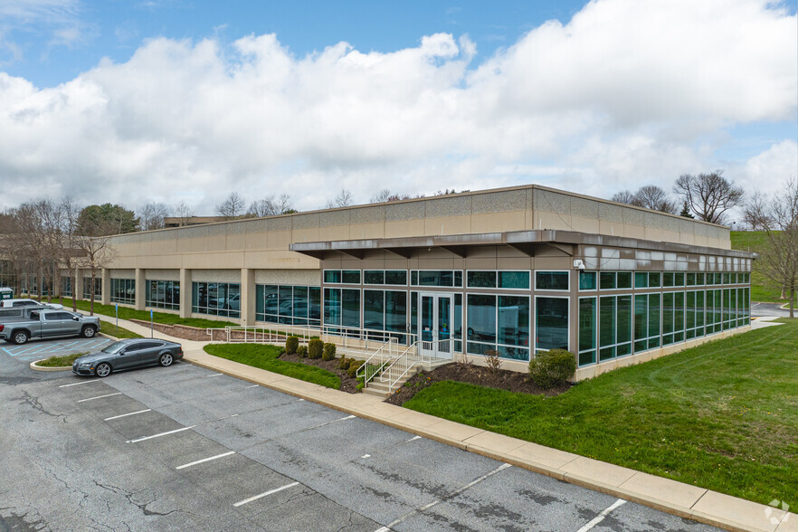 1 Braxton Way, Glen Mills, PA for lease - Building Photo - Image 2 of 6