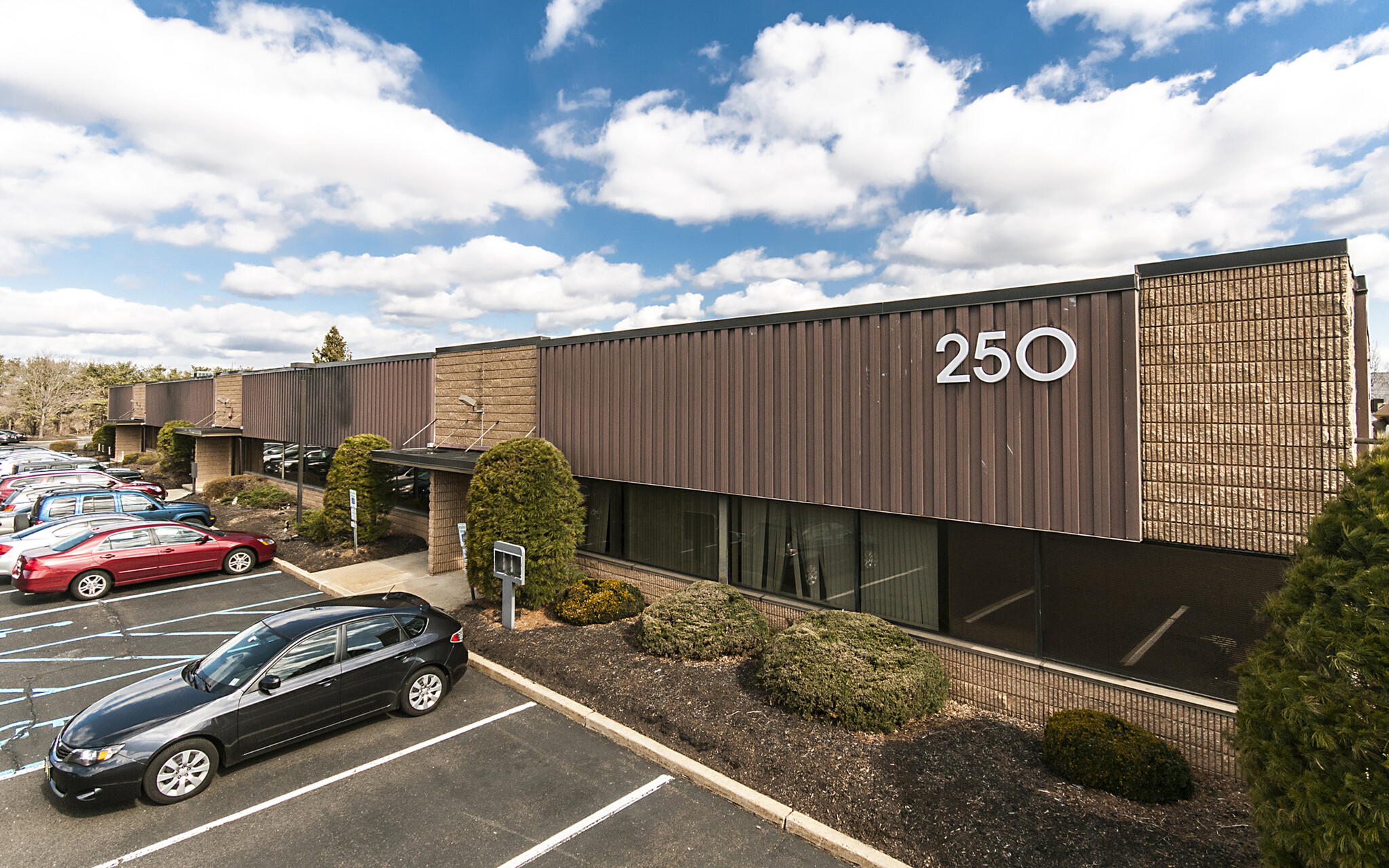 250 Corporate Ct, South Plainfield, NJ for lease Building Photo- Image 1 of 5