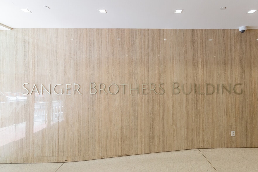 515 Houston St, Fort Worth, TX for lease - Building Photo - Image 2 of 7