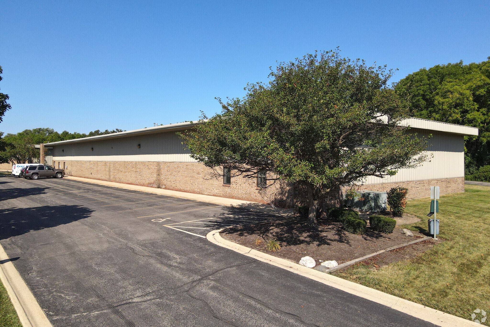 1851 E Fabyan Pky, West Chicago, IL for lease Building Photo- Image 1 of 3