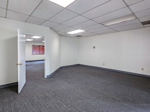 17175 SW Tualatin Valley Hwy, Beaverton, OR for lease Interior Photo- Image 1 of 19