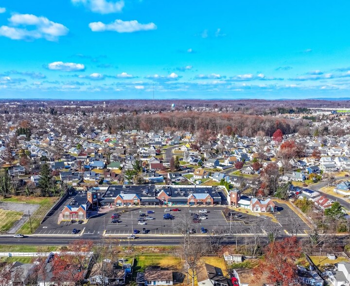 8919 New Falls Rd, Levittown, PA for lease - Building Photo - Image 1 of 7