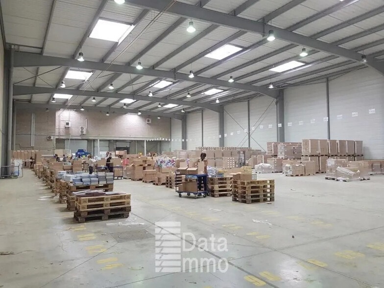 3 Rue De La Marne, Saint-Thibault-des-Vignes for lease - Building Photo - Image 1 of 7