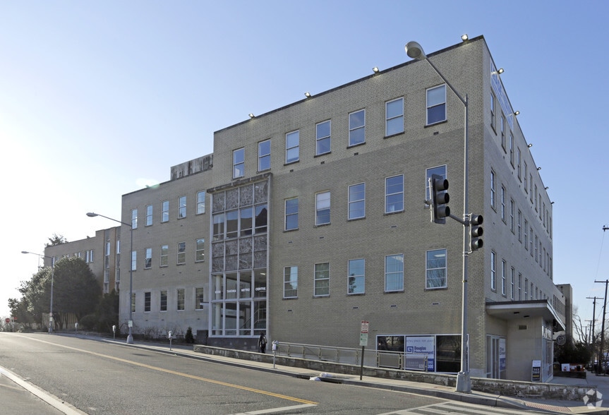 6856 Eastern Ave NW, Washington, DC for lease - Building Photo - Image 1 of 3