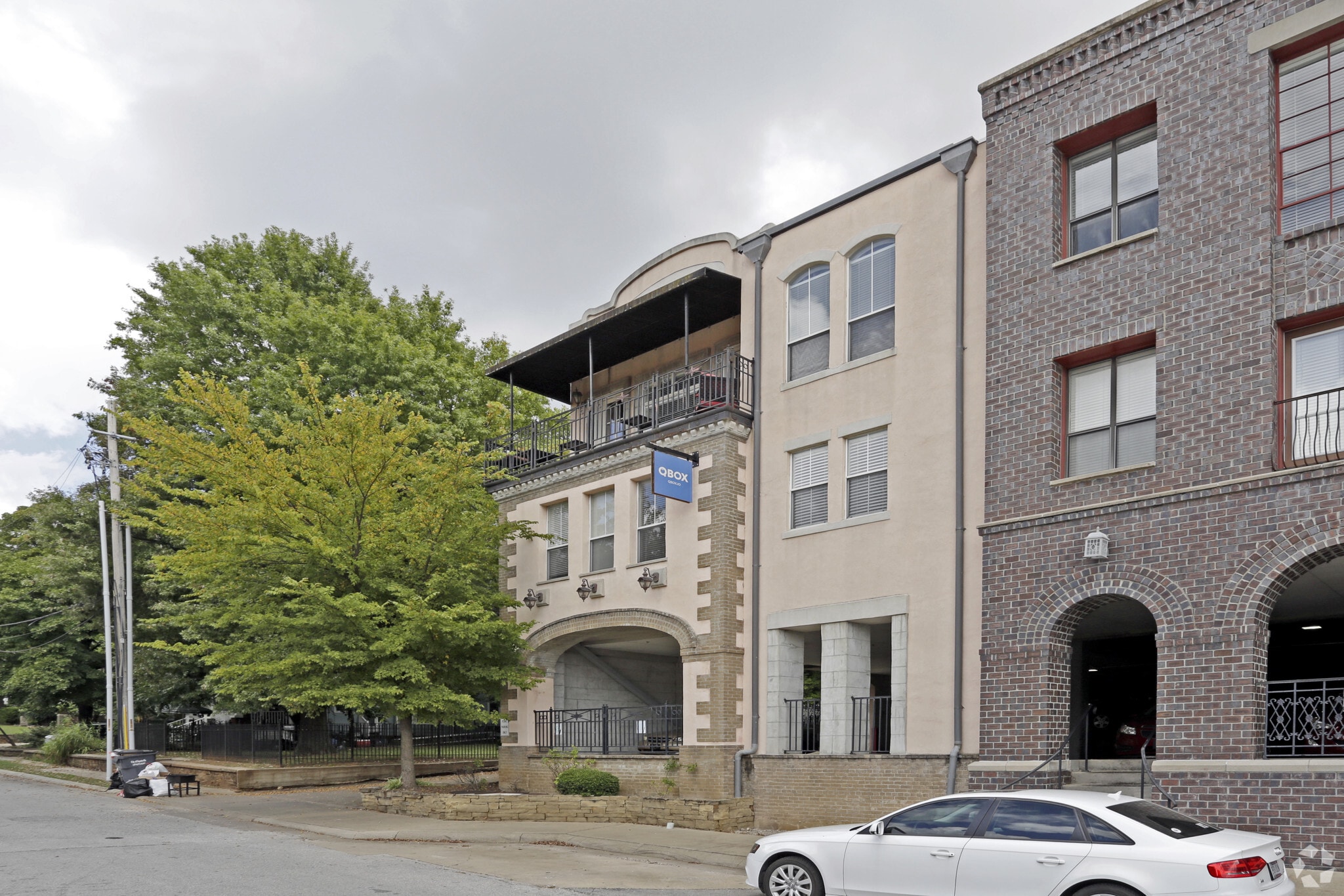 320 N Rollston Ave, Fayetteville, AR for lease Building Photo- Image 1 of 4