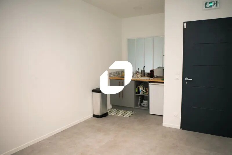 Office in Bagnolet for lease - Interior Photo - Image 3 of 10