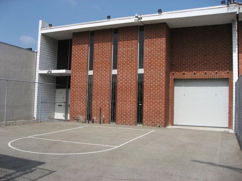 2240 Federal Ave, Los Angeles, CA for sale - Primary Photo - Image 1 of 6
