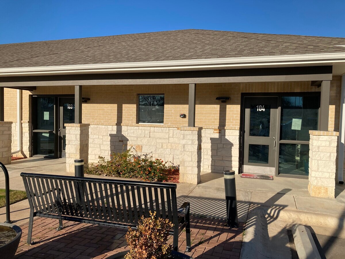 201 N Heatherwilde Blvd, Pflugerville, TX 78660