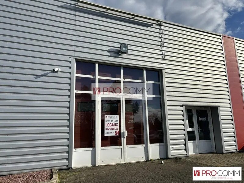 Flex in Chartres for lease Building Photo- Image 1 of 15