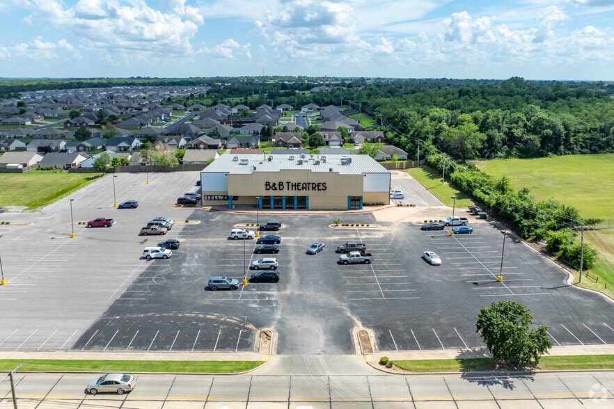 1407 W Country Club Rd, Claremore, OK for sale - Building Photo - Image 3 of 4