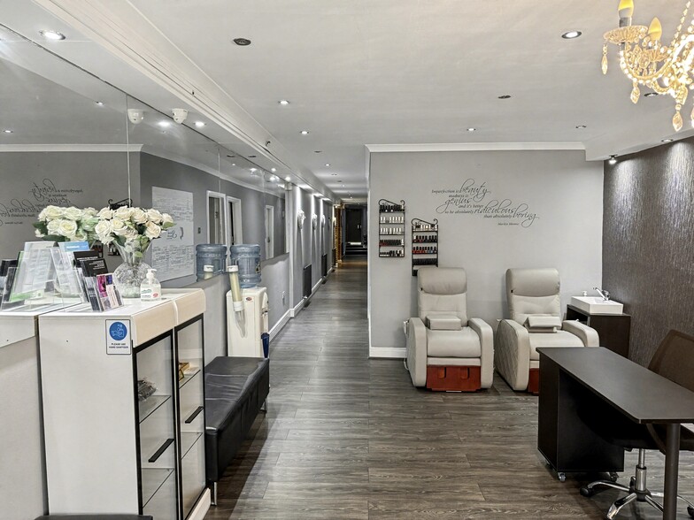 96 Snakes Ln E, Woodford Green for sale - Building Photo - Image 2 of 12