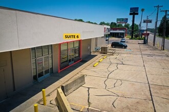 1 N Weinbach Ave, Evansville, IN for lease Building Photo- Image 2 of 4