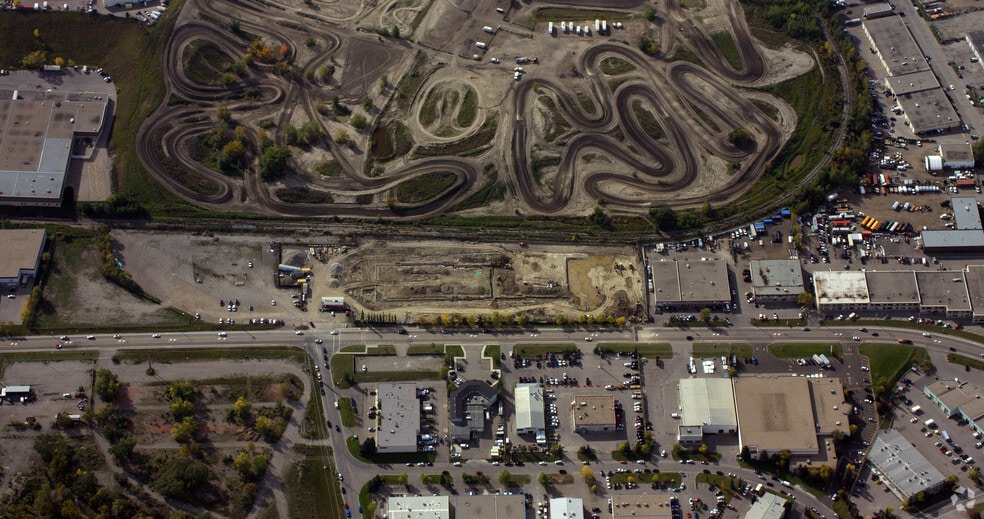 5035-5075 11 St SE, Calgary, AB for sale - Aerial - Image 2 of 5