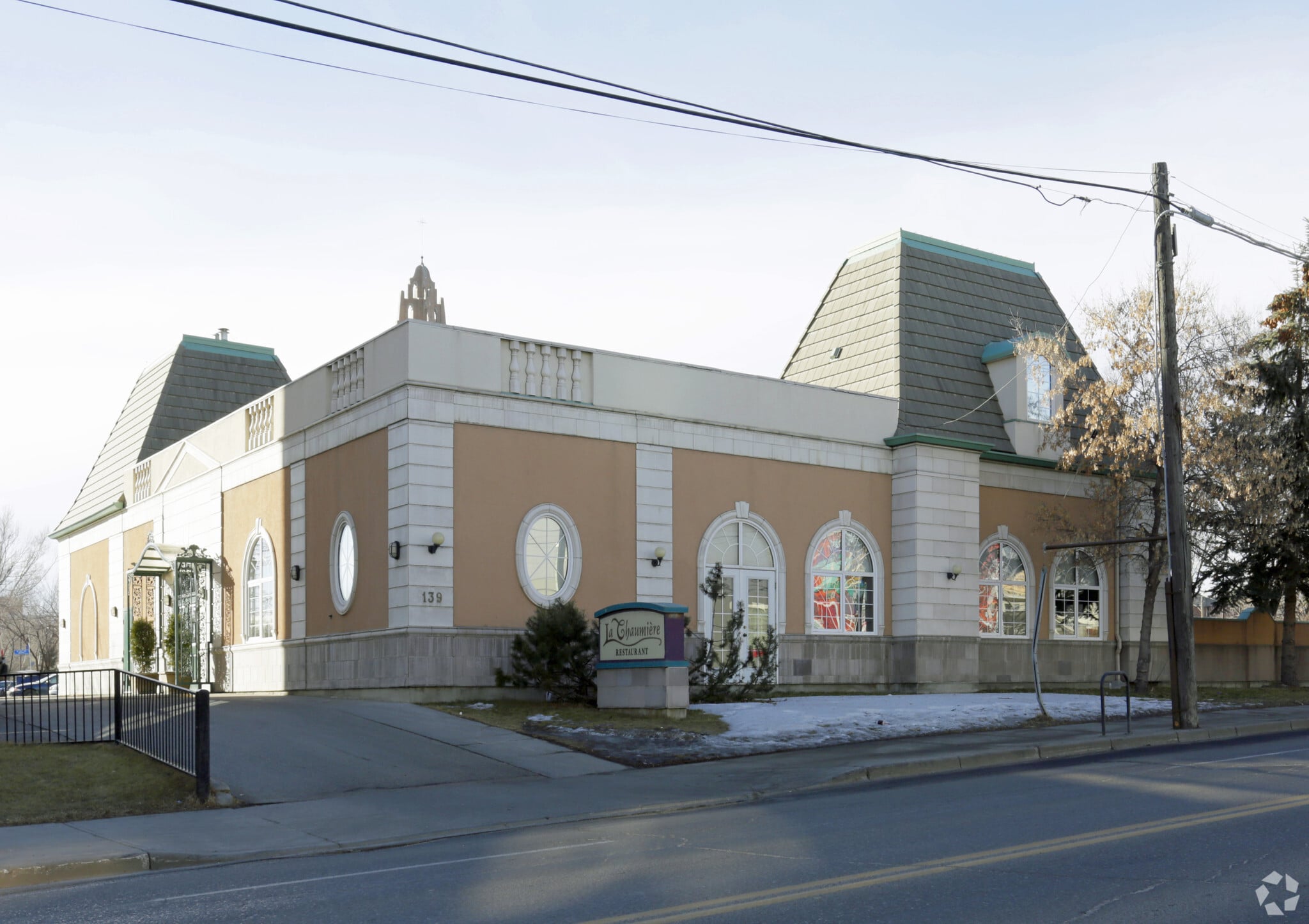 139 17th Ave SW, Calgary, AB for sale Primary Photo- Image 1 of 1