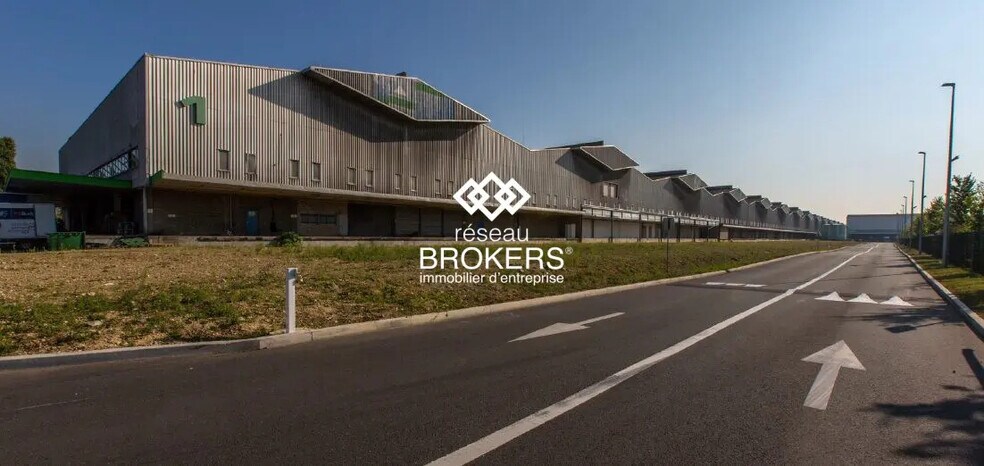 Industrial in Aulnay-sous-Bois for lease - Building Photo - Image 1 of 1