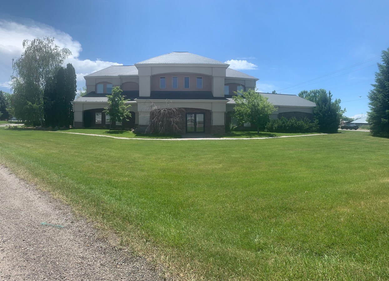 411 W Collins Rd, Blackfoot, ID 83221