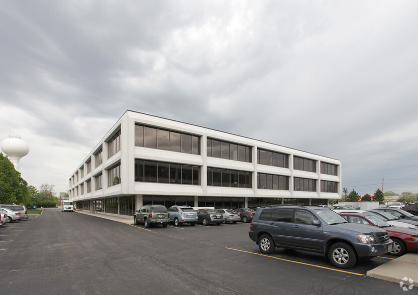 2311 W 22nd St, Oak Brook, IL for lease - Building Photo - Image 3 of 5