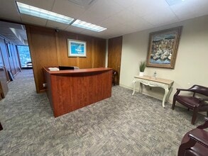 1755 Lelia Dr, Jackson, MS for lease Interior Photo- Image 1 of 6