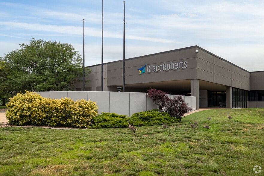 3718 N Rock Rd, Wichita, KS for sale - Primary Photo - Image 1 of 1