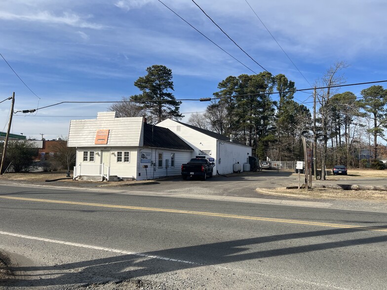 903 Colonial Ave, Colonial Beach, VA for sale - Primary Photo - Image 1 of 1