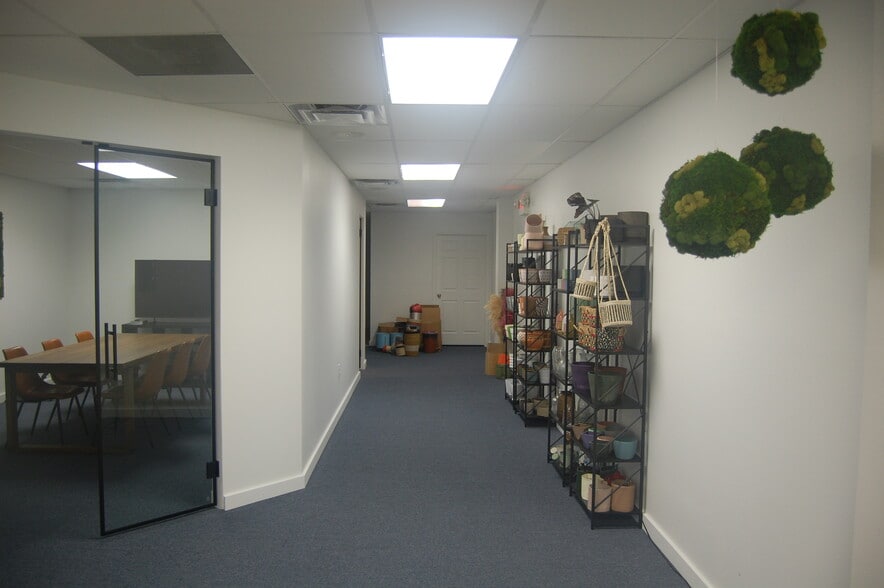 301 S Tubb St, Oakland, FL for lease - Building Photo - Image 3 of 6