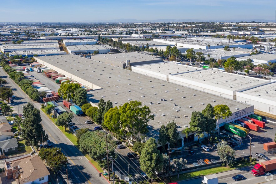 2751 E Dominguez St, Long Beach, CA for sale - Primary Photo - Image 1 of 8