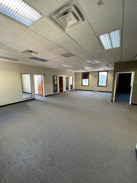 8087 Washington Village Dr, Dayton, OH for lease - Interior Photo - Image 3 of 6