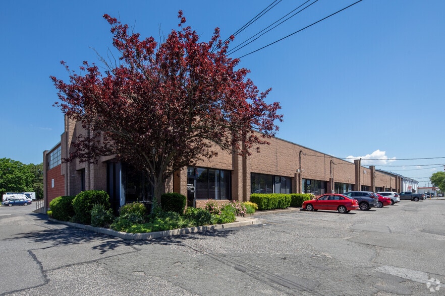 855 Conklin St, Farmingdale, NY for lease - Building Photo - Image 3 of 6